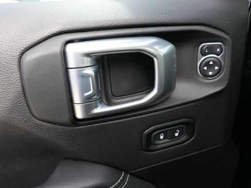 Used 2022 Jeep Wrangler Unlimited Sahara w/ Cold Weather Group image 11