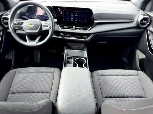 Used 2025 Chevrolet Equinox LT w/ Safety and Technology Package image 20