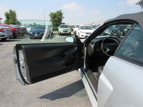 Used 2001 Ford Mustang GT RWD image 20