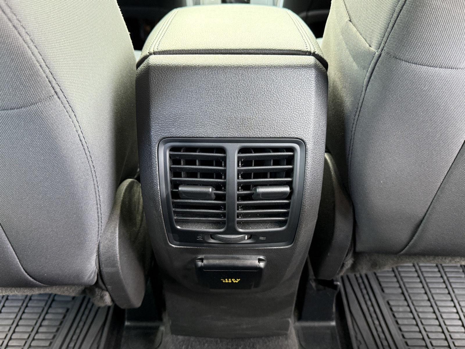 Used 2015 Ford Escape SE w/ Equipment Group 201A FWD image 27