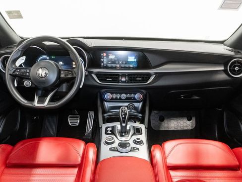 Used 2024 Alfa Romeo Stelvio Veloce image 28