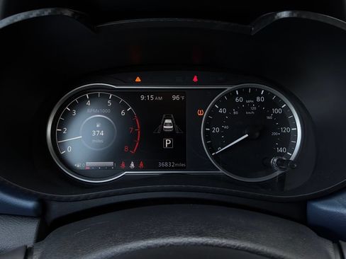Used 2025 Nissan Versa SV FWD image 33