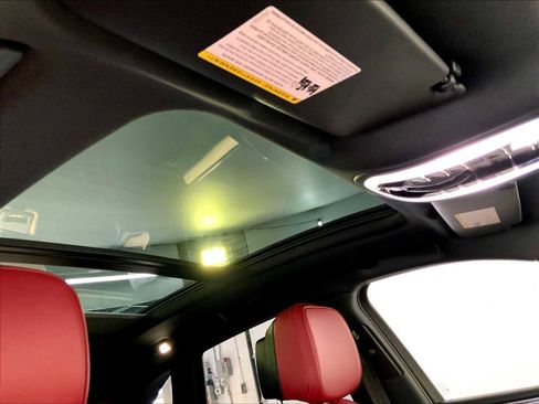 Certified 2024 Porsche Macan S image 20