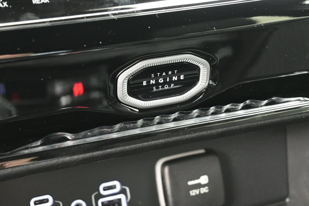 New 2027 Jeep Grand Cherokee Limited AWD/4WD image 17