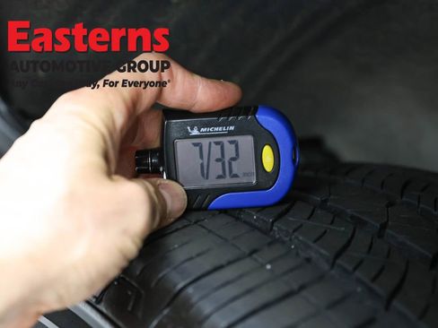 Used 2023 Chevrolet Suburban Premier image 31