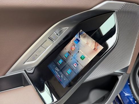 Used 2026 BMW 740i xDrive image 26