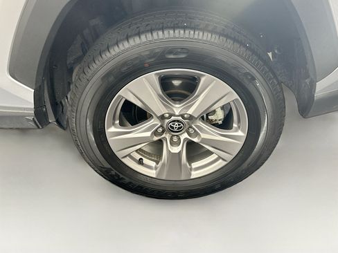 Used 2025 Toyota RAV4 XLE FWD image 11