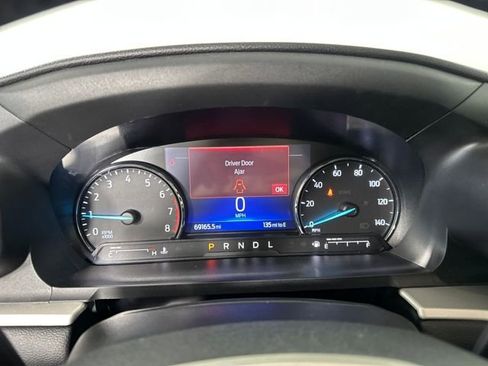 Used 2022 Ford Explorer XLT w/ Equipment Group 202A image 17