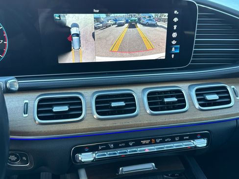 Used 2021 Mercedes-Benz GLE 350 w/ AMG Line Exterior image 19