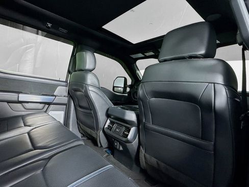 Used 2025 Ford F350 Platinum w/ FX4 Off-Road Package AWD/4WD image 32