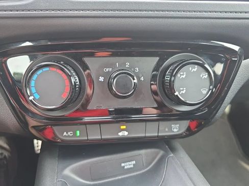 Used 2021 Honda HR-V Sport image 32