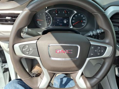 Used 2021 GMC Acadia SLE FWD image 21
