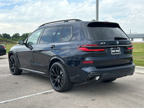New 2027 BMW X7 xDrive40i w/ M Sport Package AWD/4WD image 6