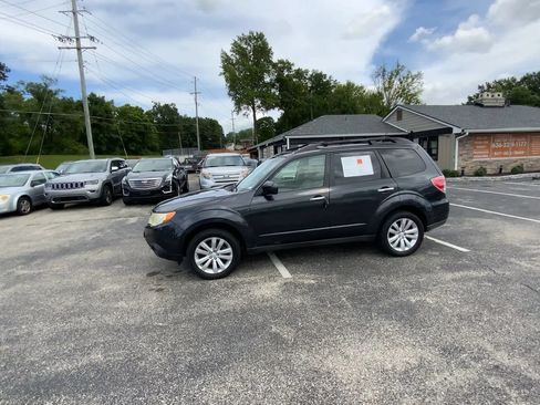Used 2013 Subaru Forester 2.5X Limited AWD/4WD image 6
