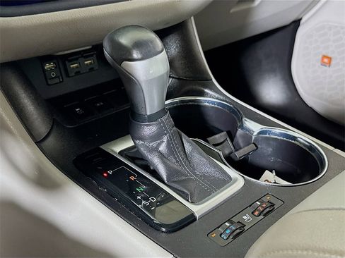 Used 2019 Toyota Highlander Limited image 15