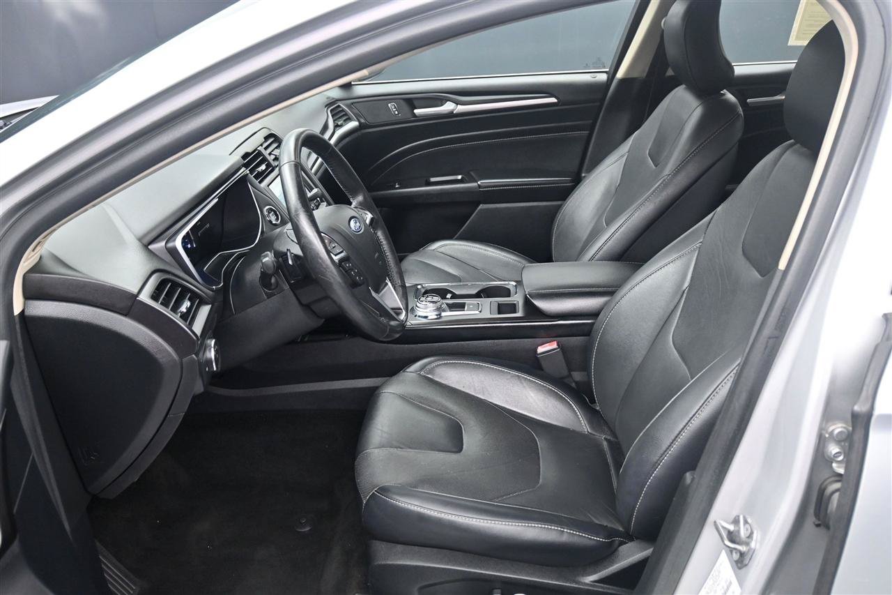 Used 2018 Ford Fusion Titanium AWD/4WD image 11
