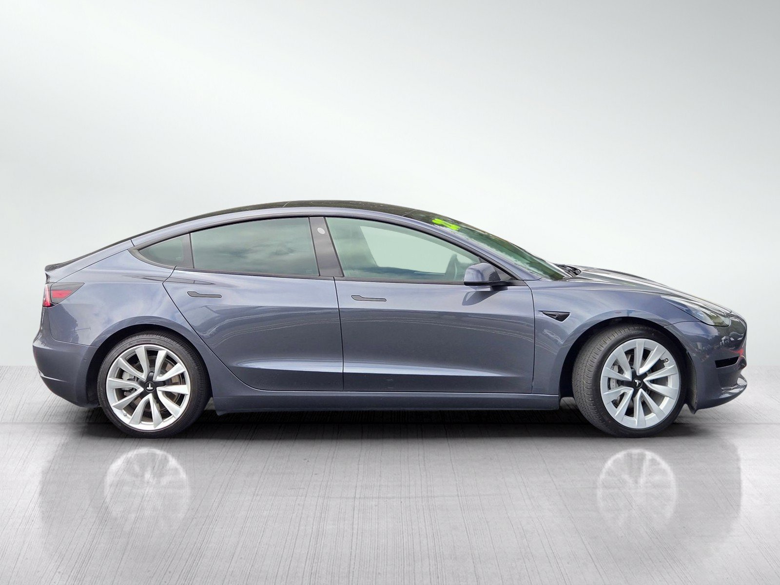 Used 2022 Tesla Model 3 RWD image 3