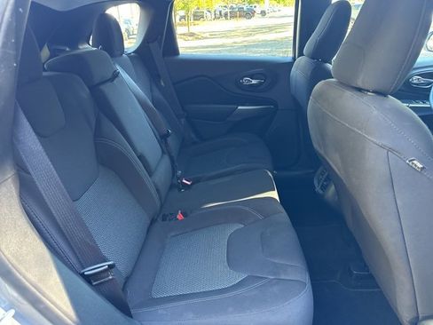 Used 2021 Jeep Cherokee Latitude image 26