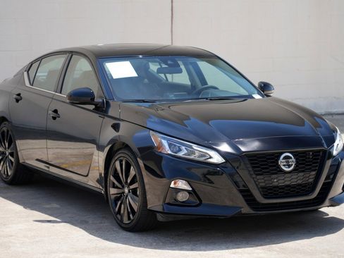 Used 2022 Nissan Altima 2.5 SR w/ Midnight Edition Package FWD image 49