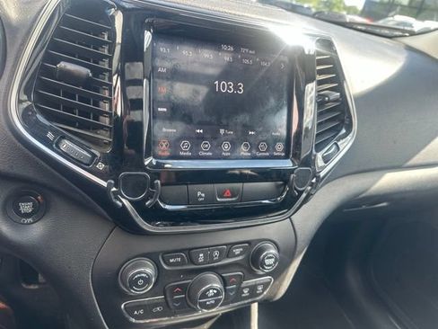 Used 2019 Jeep Cherokee Limited AWD/4WD image 11