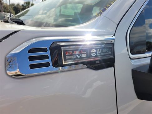 Used 2026 GMC Sierra 3500 SLE w/ SLE Value Package image 3