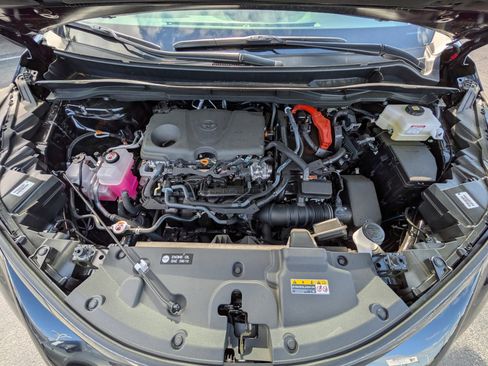 Used 2025 Toyota Sienna XSE w/ XSE Premium Package image 28