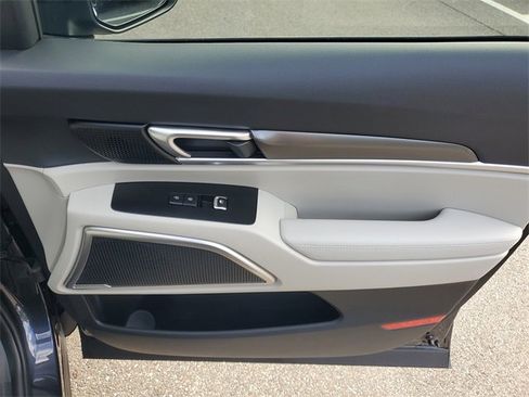New 2025 Kia Telluride S image 10