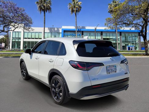 Used 2023 Honda HR-V Sport image 4