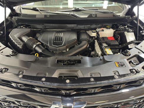 Used 2025 Chevrolet Traverse RS AWD/4WD image 40