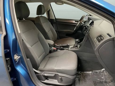 Used 2019 Volkswagen Golf SE FWD image 19
