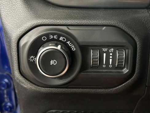 Certified 2020 Jeep Wrangler Unlimited Sahara AWD/4WD image 24