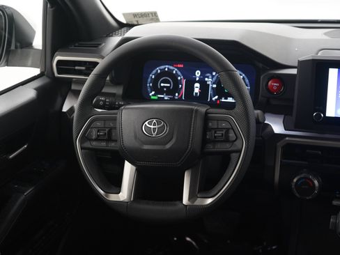 Used 2026 Toyota Tacoma TRD Off-Road AWD/4WD image 14