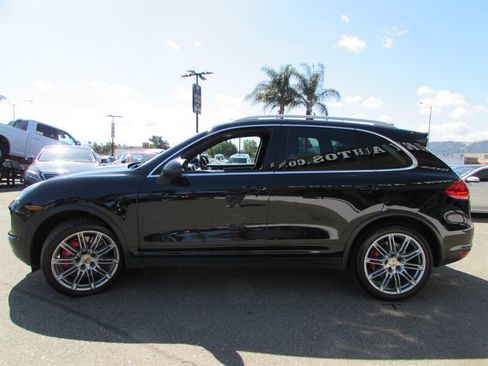 Used 2013 Porsche Cayenne Turbo AWD/4WD image 4