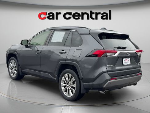 Used 2019 Toyota RAV4 Limited w/ Advanced Technology Package AWD/4WD image 3