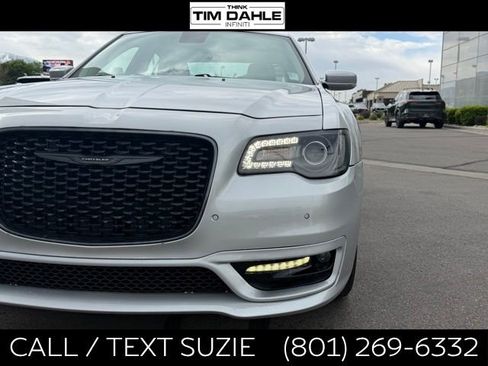Used 2022 Chrysler 300 Touring L AWD/4WD image 6