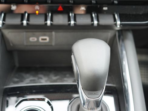 New 2025 GMC Canyon AT4 w/ Nightfall Edition image 37