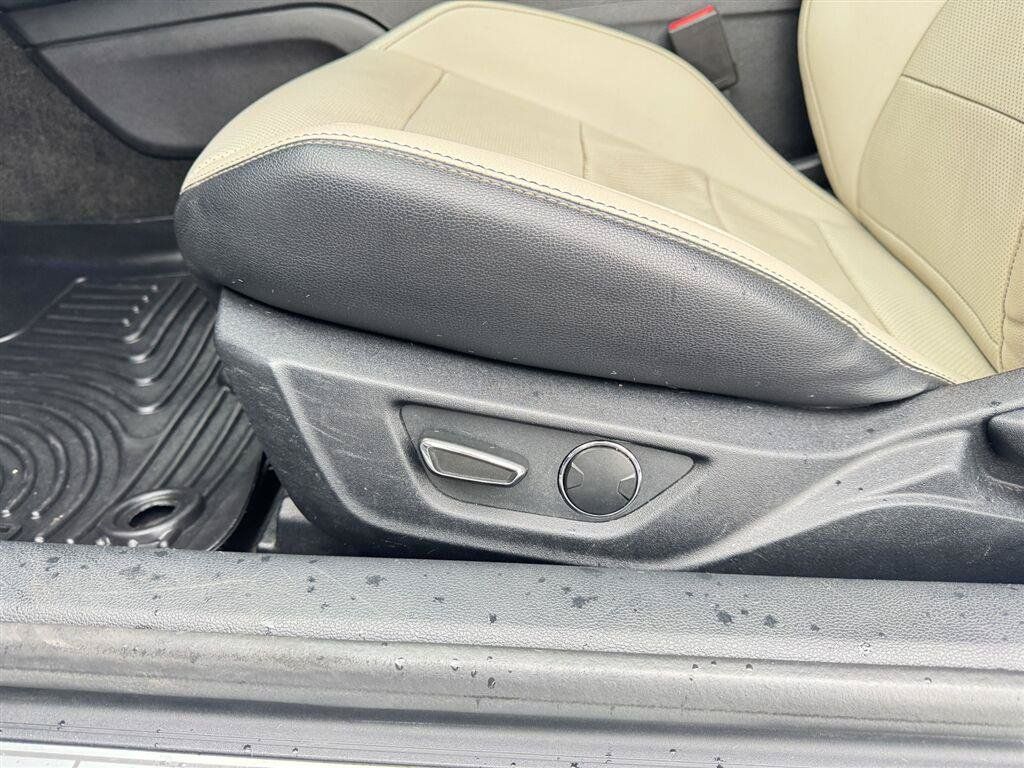 Used 2016 Ford Mustang Premium RWD image 10