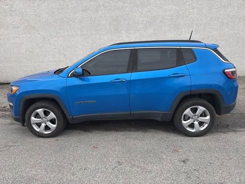 Used 2018 Jeep Compass Latitude w/ Cold Weather Group image 9