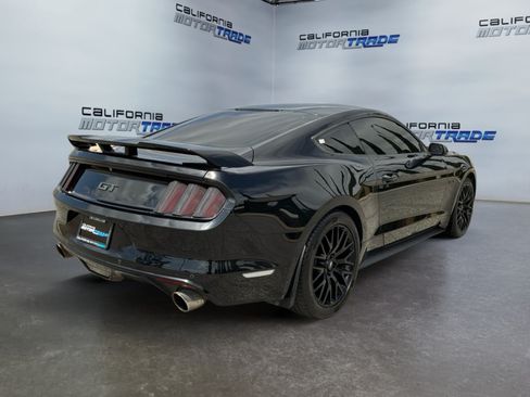 Used 2017 Ford Mustang GT RWD image 5