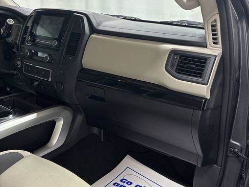 Used 2024 Nissan Titan SV w/ SV Convenience Package image 29