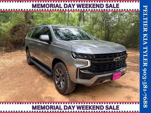 Used 2023 Chevrolet Suburban Z71 w/ Luxury Package AWD/4WD image 1
