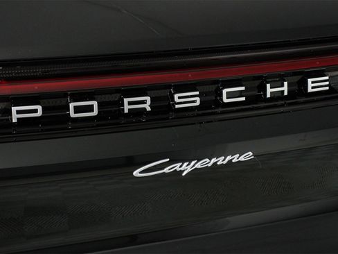 New 2026 Porsche Cayenne image 22