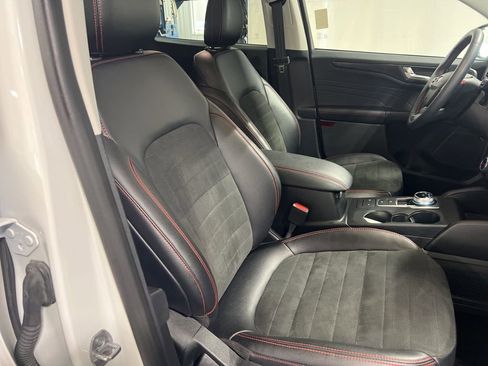 Used 2022 Ford Escape SEL w/ SEL Stealth AWD Package image 22