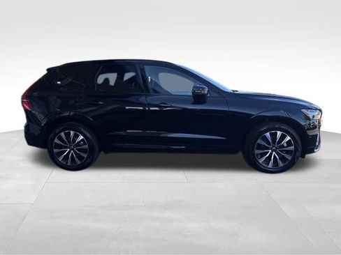 Used 2025 Volvo XC60 B5 Plus image 6