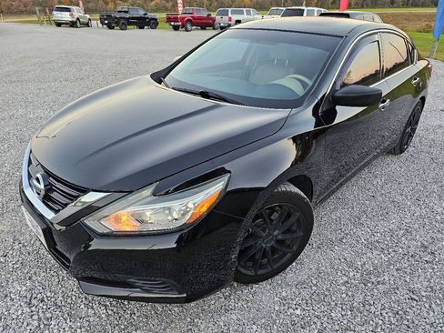 Used 2017 Nissan Altima 2.5 S w/ Power Driver Seat Package image 4