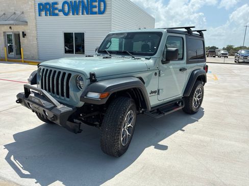 Used 2024 Jeep Wrangler Sport AWD/4WD image 7