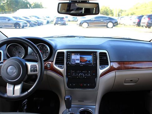 Used 2013 Jeep Grand Cherokee Limited image 16