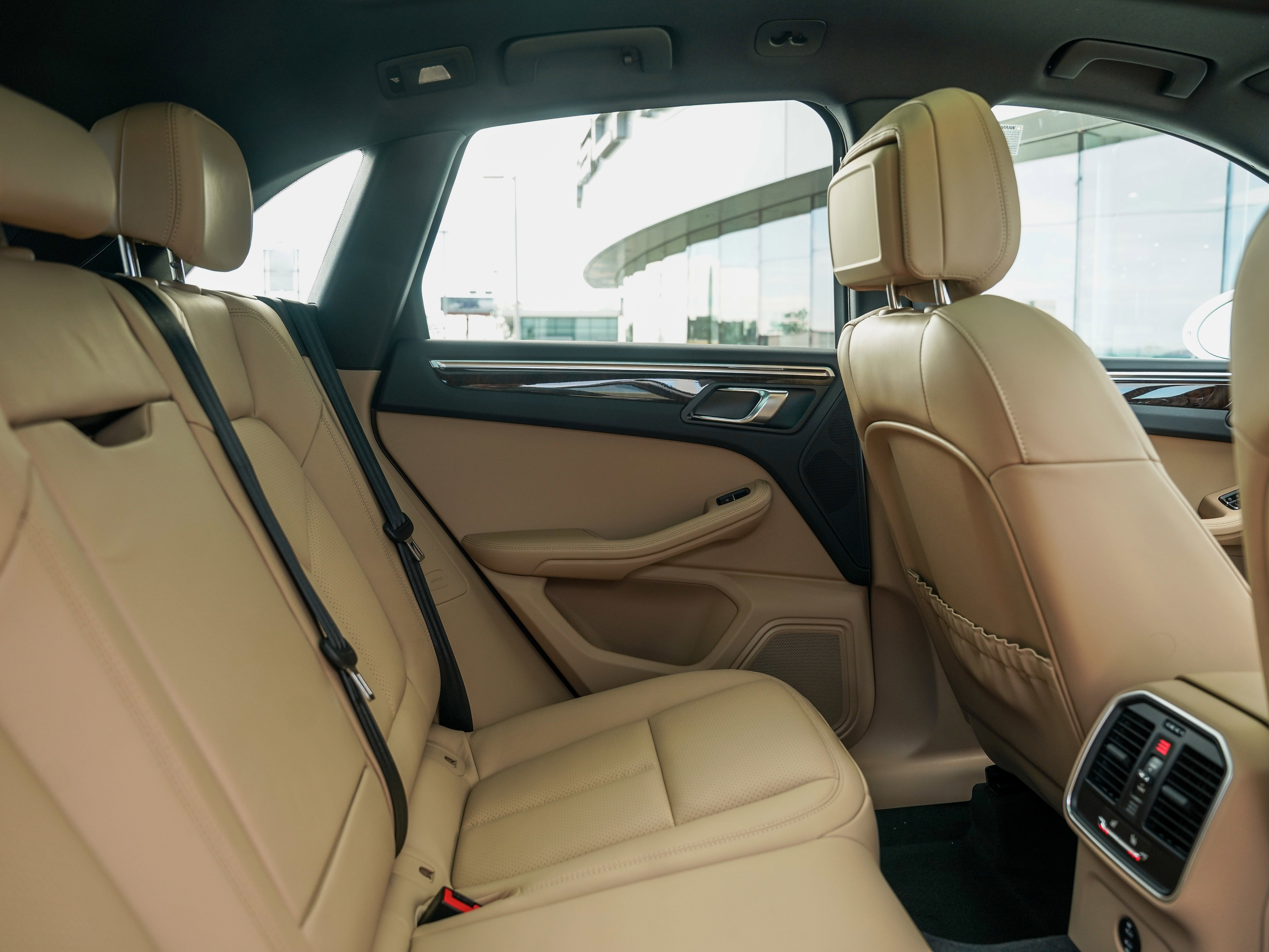 Certified 2026 Porsche Macan AWD/4WD image 29