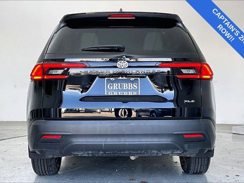 Used 2024 Toyota Grand Highlander XLE image 6