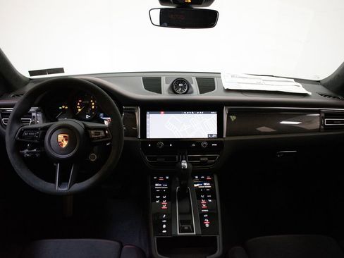 New 2026 Porsche Macan GTS image 24